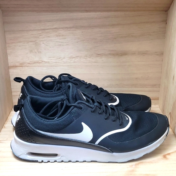 Nike Womens Air Max Thea Gymnastics Shoes - Picture 4 of 10